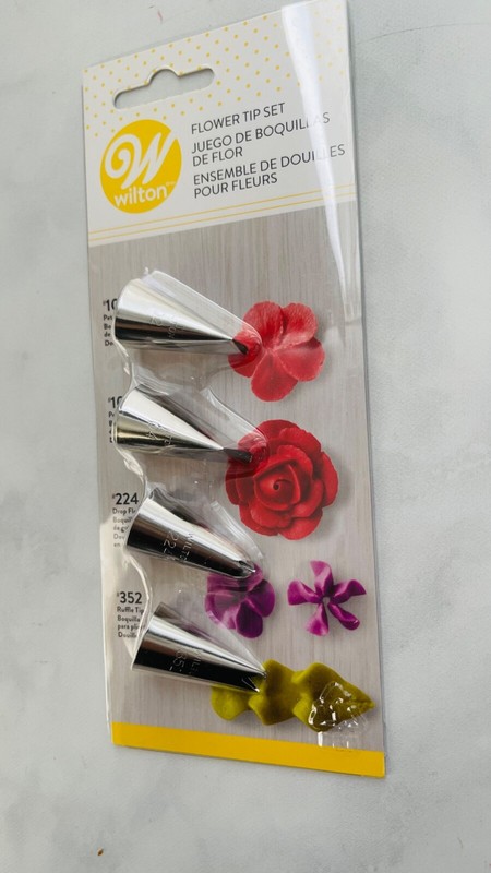 New! Wilton Flower Tip Set for Cookies/Cakes/Cupcakes, 4 Tips Included gallery