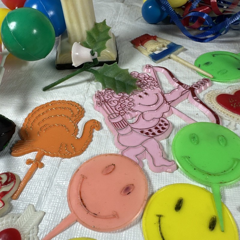 Vtg Cake Cupcake Toppers Picks Holiday graduation Christmas valentines Balloons gallery