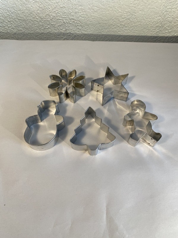5 Small/Medium Cookie Cutters Christmas Snowman Star Tree Gingerbread Poinsettia gallery
