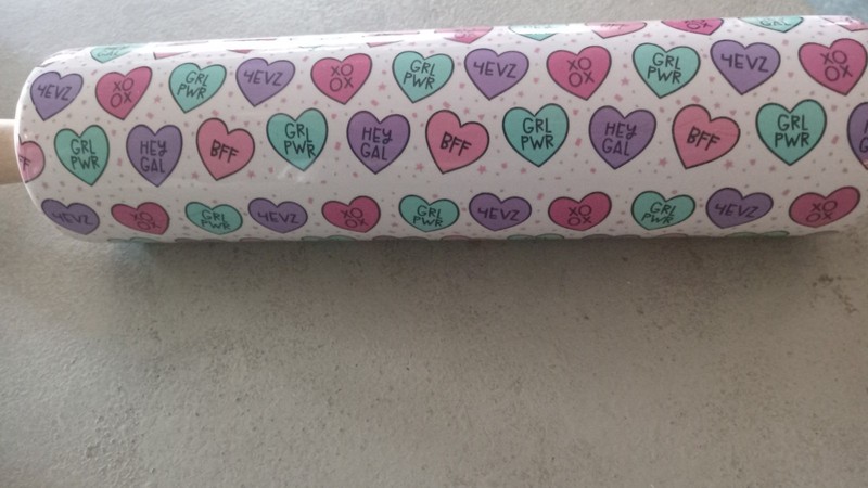 Bullseye Valentine’s Day Rolling Pin Candy Heart Ceramic Wood Target 2012 New