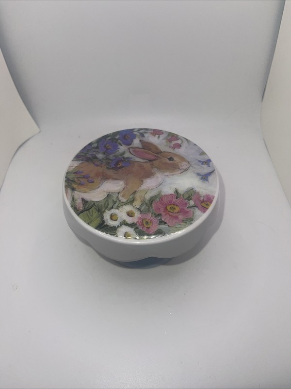 208 PARK RABBIT BUNNY NEW CUPCAKE STAND PLATE PEDESTAL PLASTIC SPRING EASTER