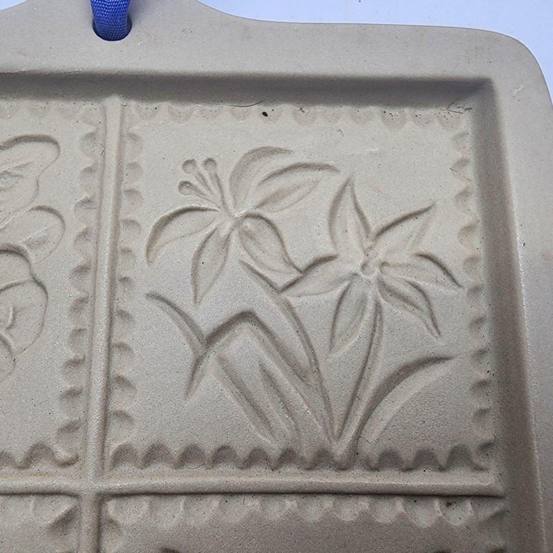 Brown Bag Cookie Art Flower Cut-Apart Cookie Mold 1995 Hill Design Beige Ceramic gallery