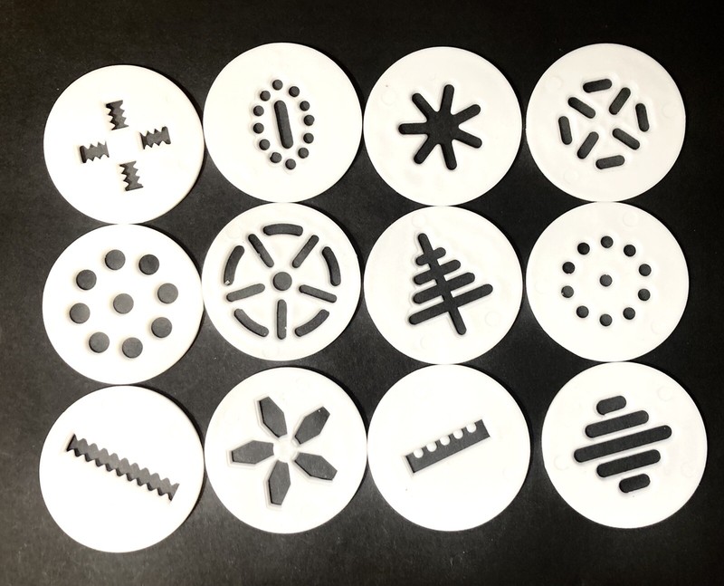 Red Cookie Press & Icing Set With 12 Cookie Discs & 6 Decorating Icing Tips gallery