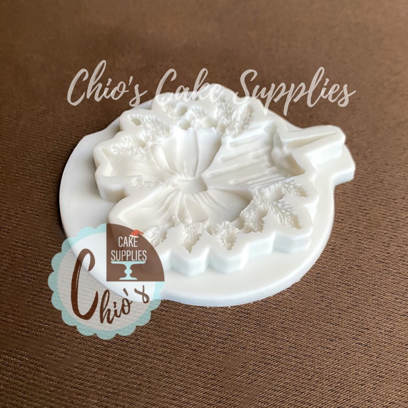 Candle With Bow, Leaves, and Ornaments Silicone Mold / Christmas-Themed Silicone gallery
