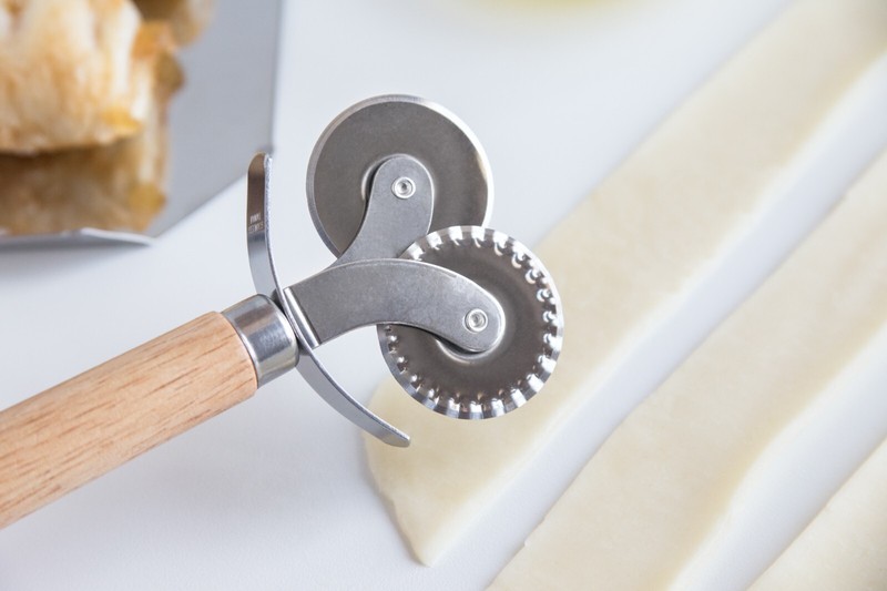 Pastry Wheel Crimper & Cutter - Fox Run