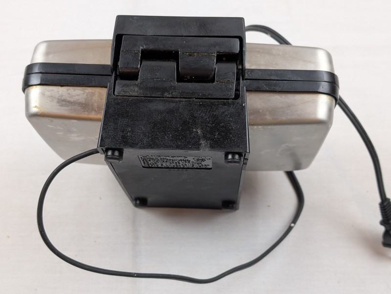 Cuisinart Pizzelle Press WM-PZ2C Non-Stick Italian Cookie Maker Tested gallery