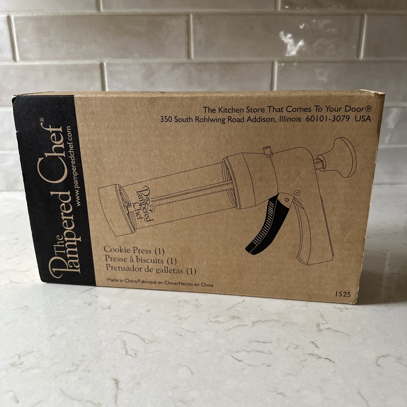 Pampered Chef Cookie Press 1525 with 16 Discs Original Box Complete