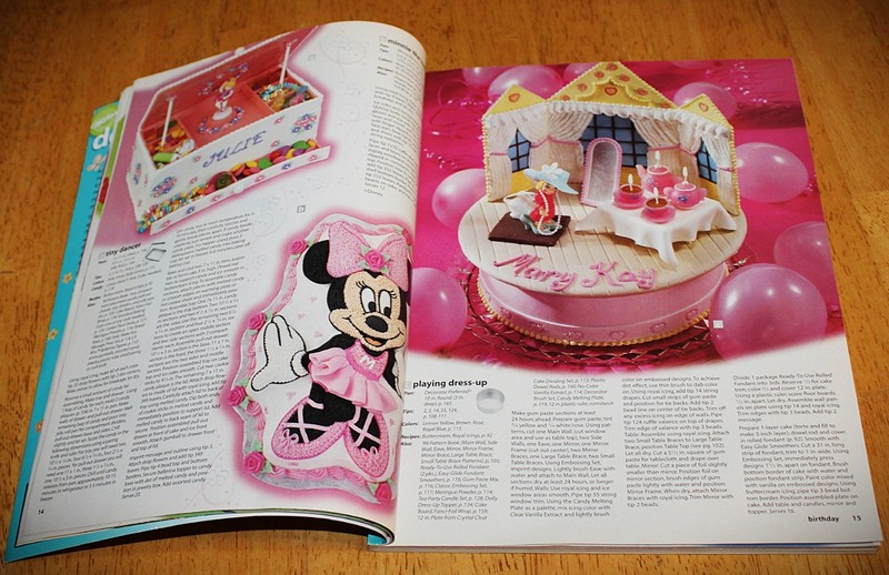 Wilton: YEARBOOK OF BAKING & CAKE DECORATING (Set of 3) 1997, 1999, 2000 Vintage gallery