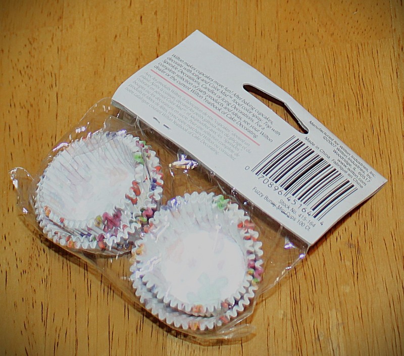 Wilton ~ 100 COUNT MINI BAKING CUPS (EASTER FUZZY BUNNY) 1.25" NEW - #415-164 gallery