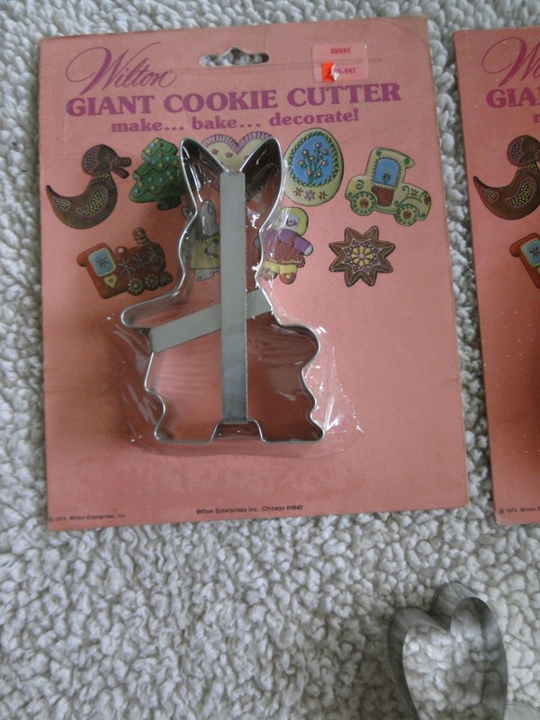 New Vintage Easter Wilton Giant Cookie Cutters, Lot 1 gallery
