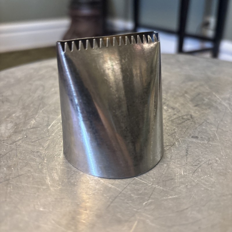 Extra Large L200 Cake Piping Tip gallery
