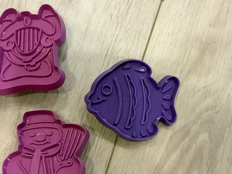 (5) Vintage 1980s Hutzler Purple Cookie Cutters Train Fish Car Bear Snowman gallery