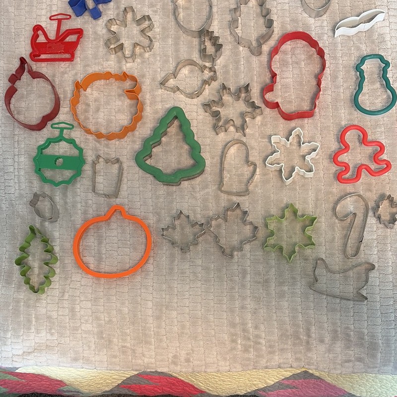 Lot of 25 Holiday Cookie Cutters Assorted Shapes Plastic & Metal Multicolor