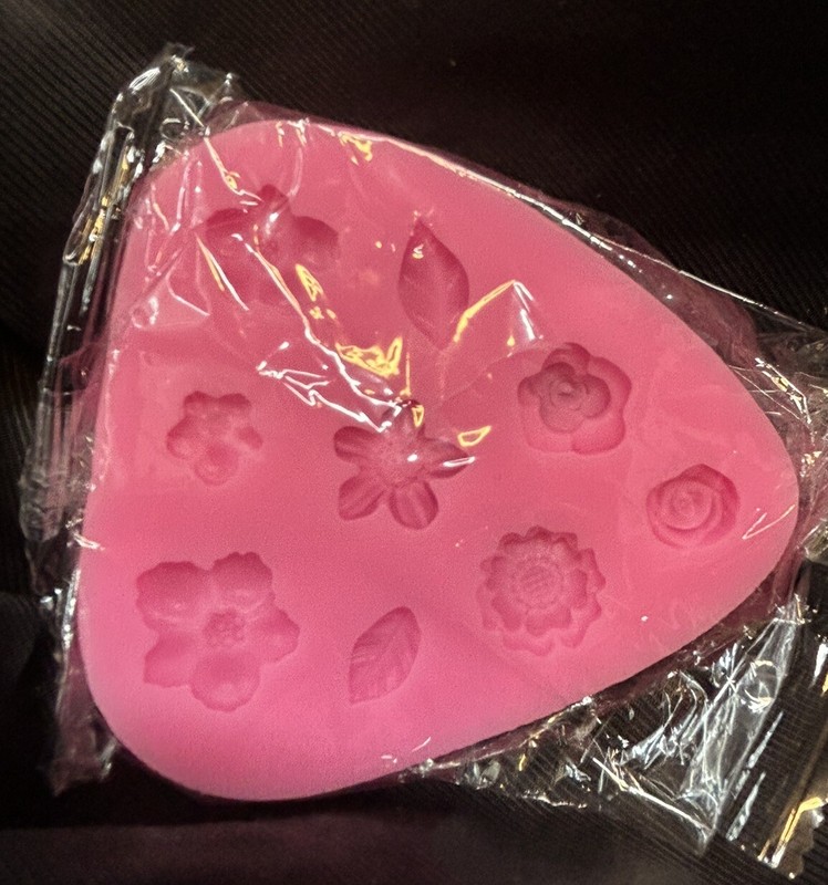 Set of 5 Silicone Fondant/Wax Melt Molds, Assorted Small Flowers. gallery