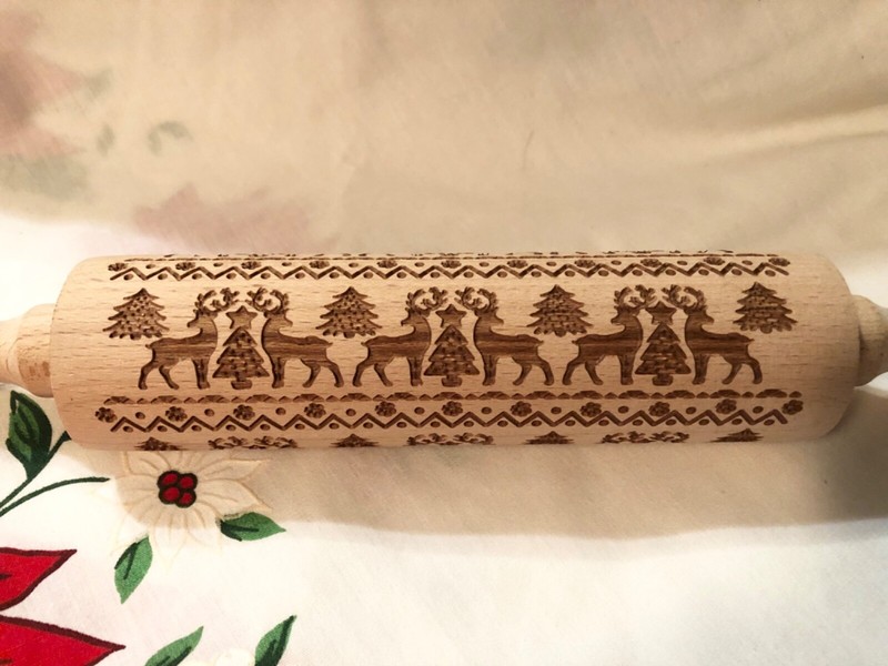 Christmas Wood Rolling Pin Ornate Embossed Reindeer 14” Long Holiday Baking