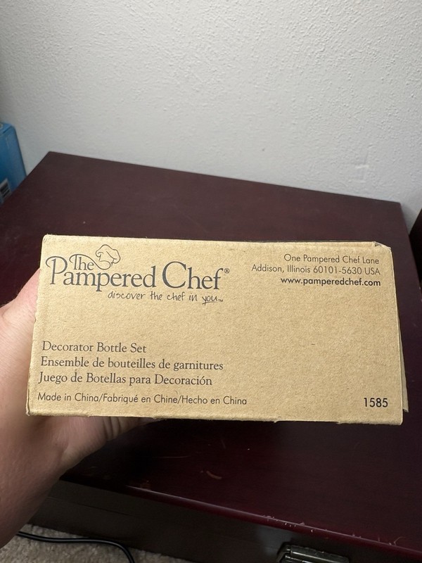 Pampered Chef Easy Accent Decorator Bottle Set #1585 Cookie Cake New in Box gallery