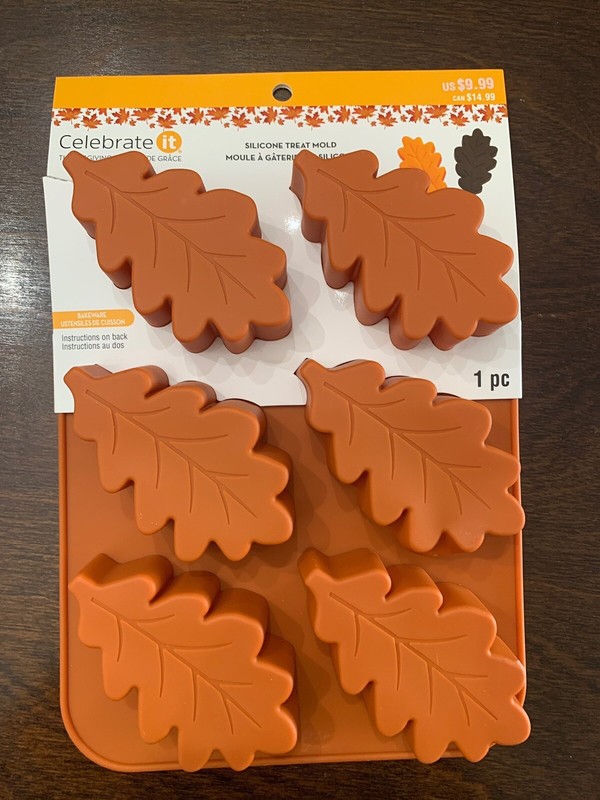 Celebrate It Silicone Thanksgiving/Fall Treat Mold Oak Leaf New 6 Cavity 4 Inch