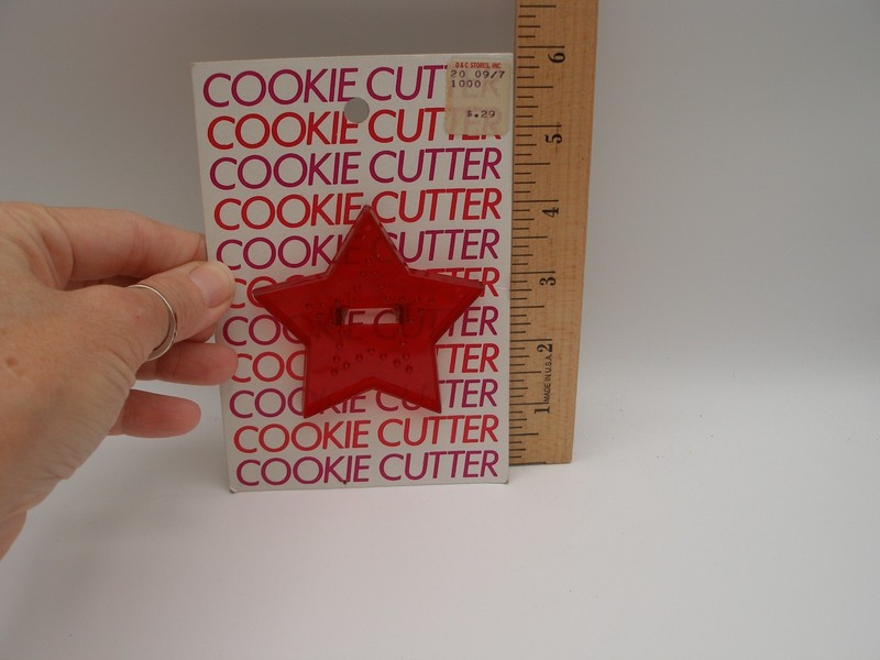Vtg Lot Red Plastic Cookie Cutters 11 Pcs Holidays CHRISTMAS, L4 gallery