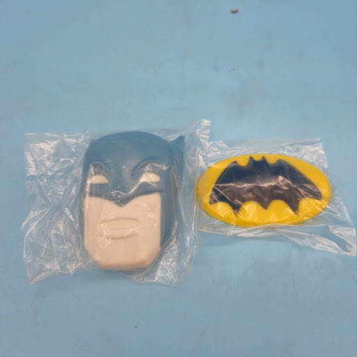 VTG Wilton Cakes Batman Mask & Shield NEW