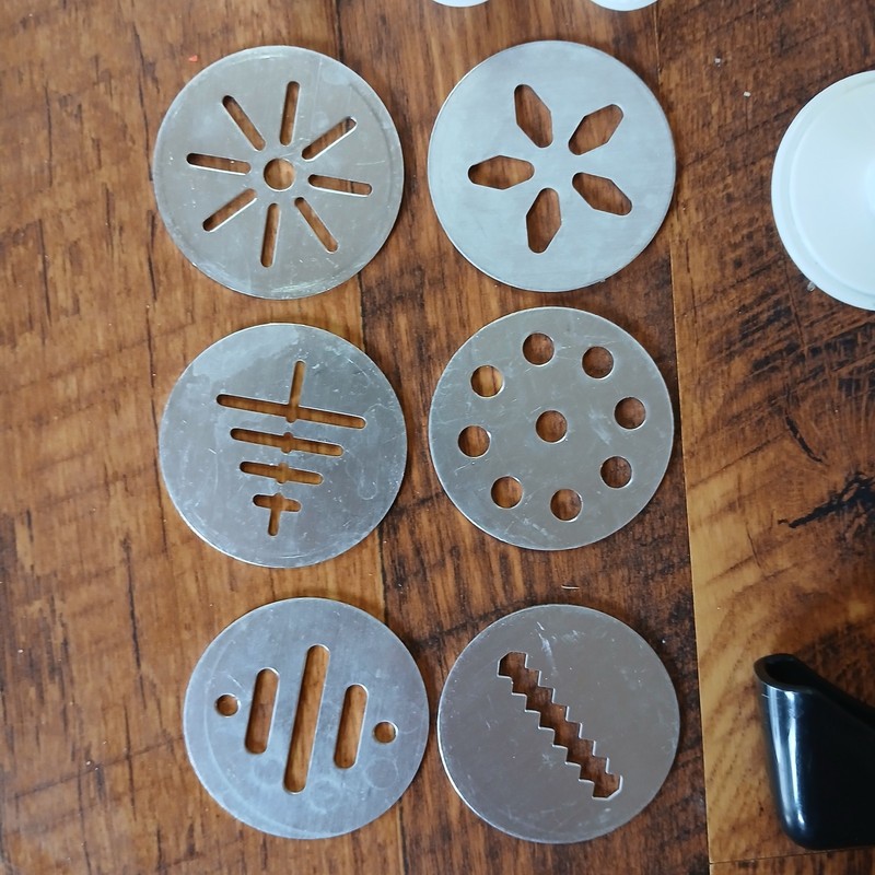 Vintage Rowoco Cookie Press Set Icing 1988 Christmas Easter Cookies Baking gallery