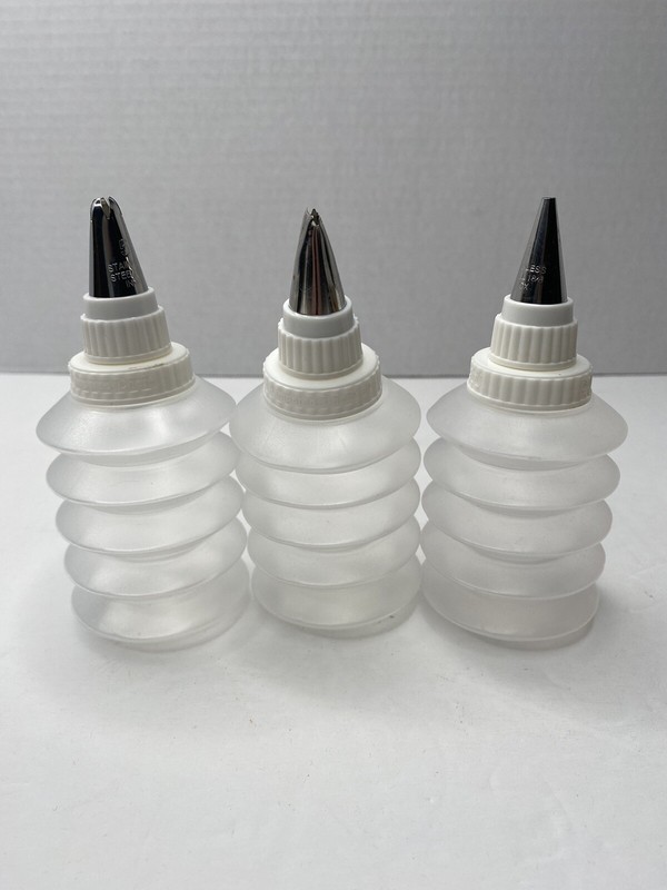 New! The Pampered Chef Decorator Bottle Set 1585 Decorator Tips & Cleaning Brush gallery