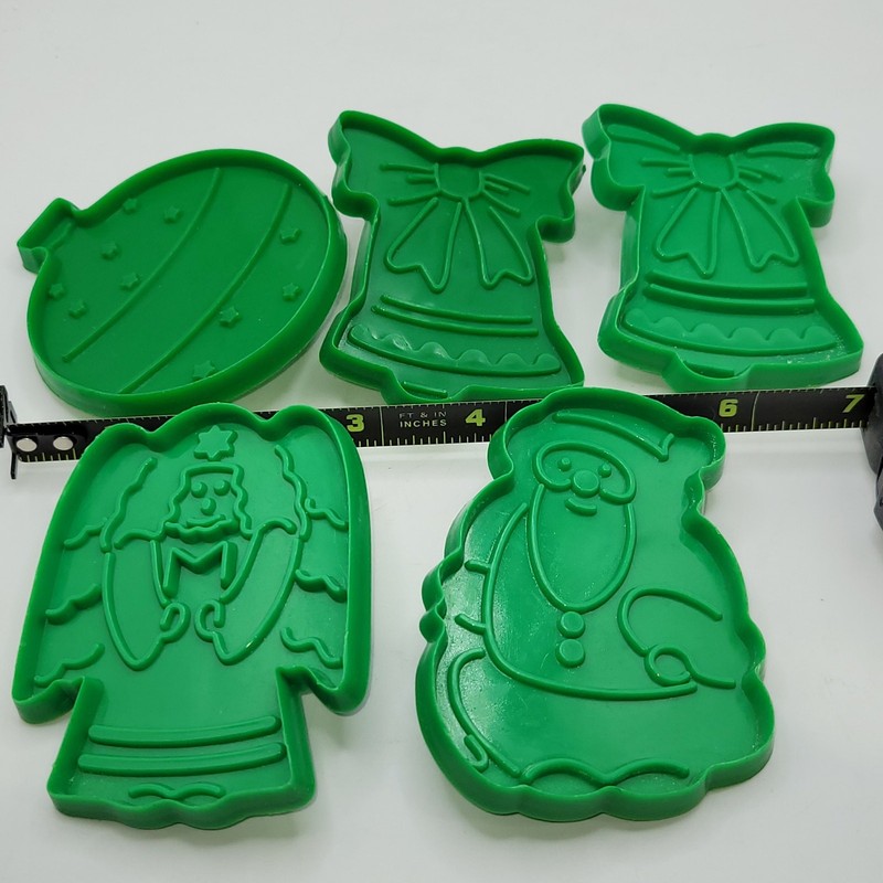 Christmas Cookie Cutters – Santa Angel Ornament Bell(2) Green Plastic Vintage