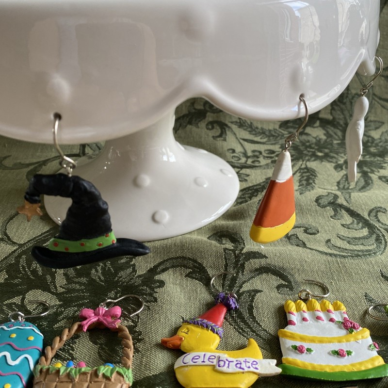Quacker Factory Celebrations Ceramic Pedestal Cake Plate +7 Sets (35) Charms gallery