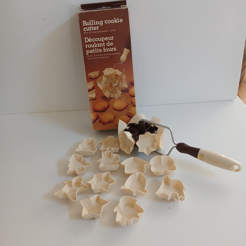 Vintage Rolling Cookie Cutter with 18 Interchangeable Cutters Shapes Christmas