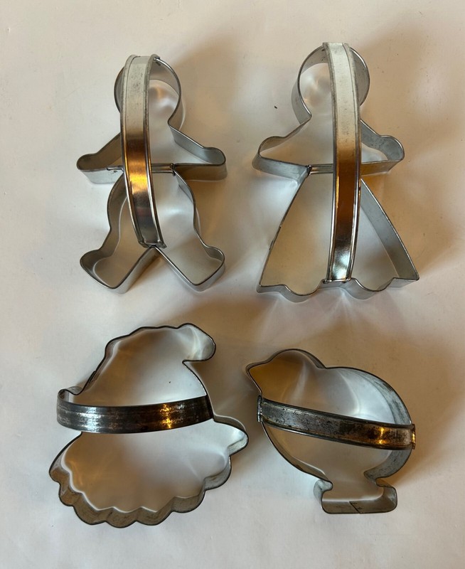 Lot of 4 Vintage Metal Cookie Cutters with Handles
