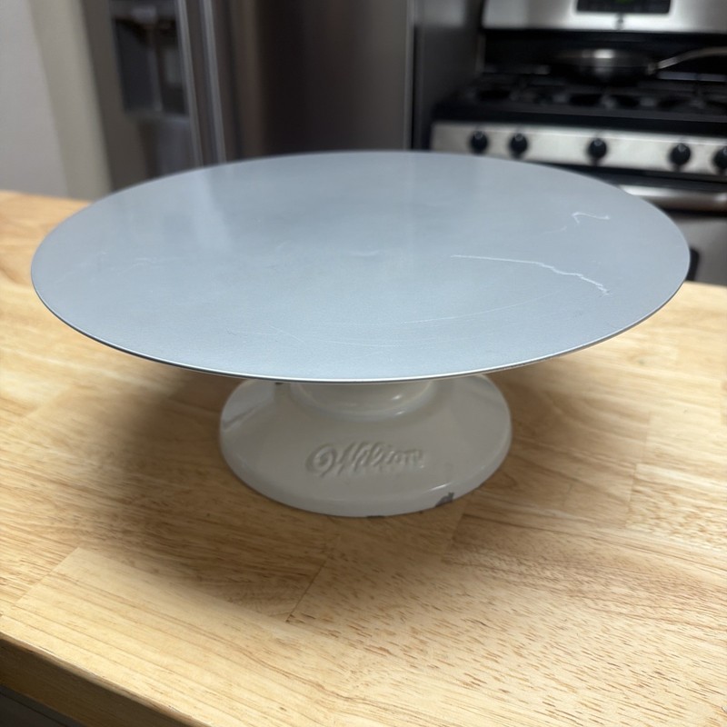 Vintage Wilton Revolving Cake Stand with Cast Iron Base 12″ Diameter 307-2501
