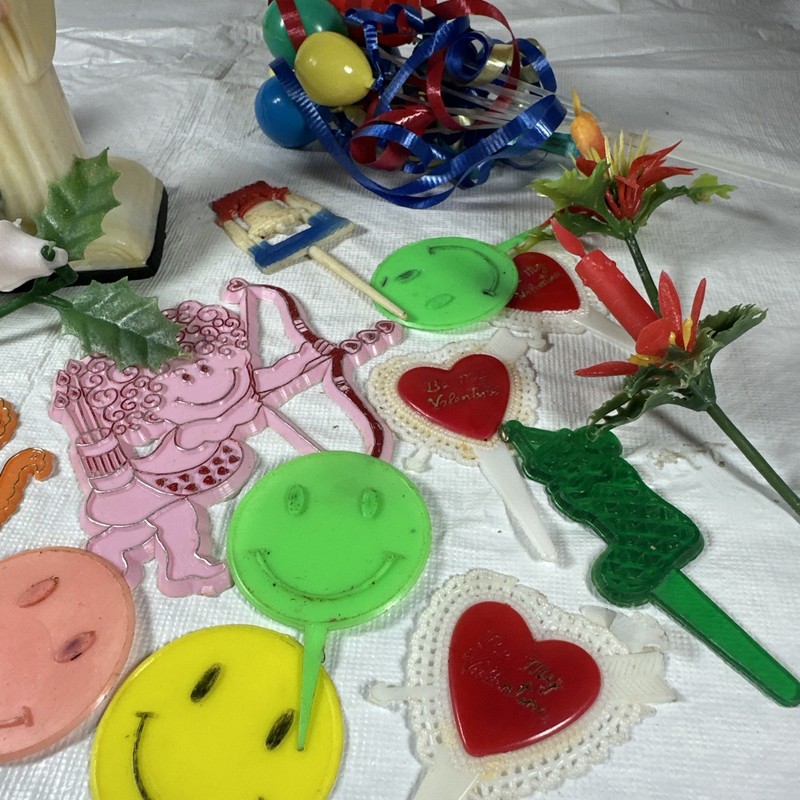 Vtg Cake Cupcake Toppers Picks Holiday graduation Christmas valentines Balloons gallery