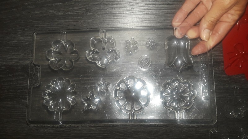 9 misc Lollipop/candy/soap Molds most never used gallery