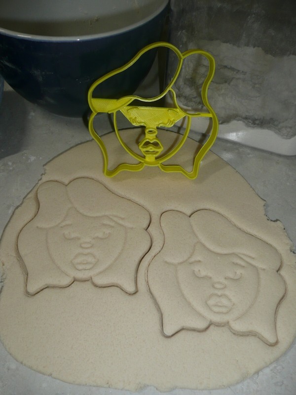 DETAILED SARAH FACE HOCUS POCUS HALLOWEEN MOVIE COOKIE CUTTER USA PR3885 gallery