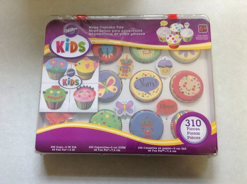 Brand New Sealed Wilton Kids Mega Cupcake Tote 310 Pieces