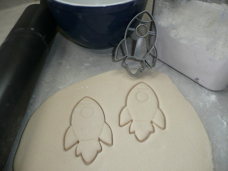 ROCKET LAUNCH SPACE SHIP DETAILED COOKIE CUTTER MADE IN USA PR5069 gallery