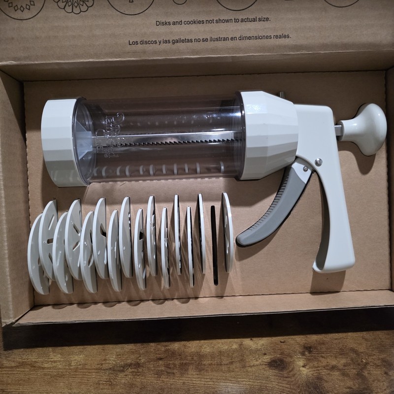 The Pampered Chef Cookie Press 16 Disc 1525 Retired Set (15 discs included)