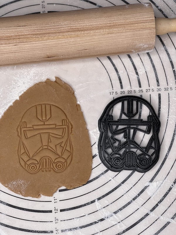 Star Wars Bad Batch Clone Force 99 Hunter Helmet Cookie Cutter Mold 4.75-Inch gallery