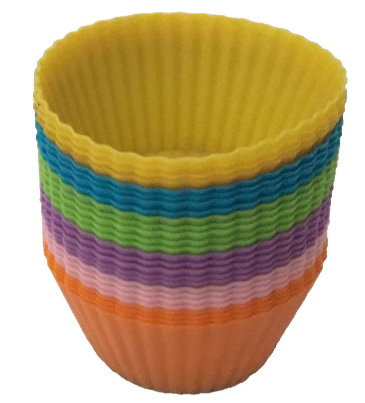 Cupcake molds in silicone. Mixed colors. Set of 24