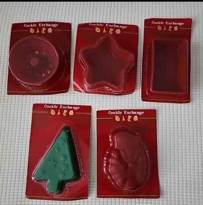 Cookie Exchange 10 Piece Silicone Bakeware Christmas Cookie Molds NEW