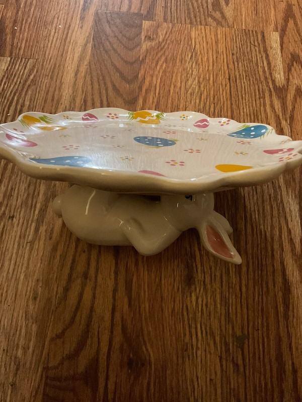 Temptations SPECIAL EDITION egg hunt 10 Inch Cake Plate H448416 NEW IN BOX gallery