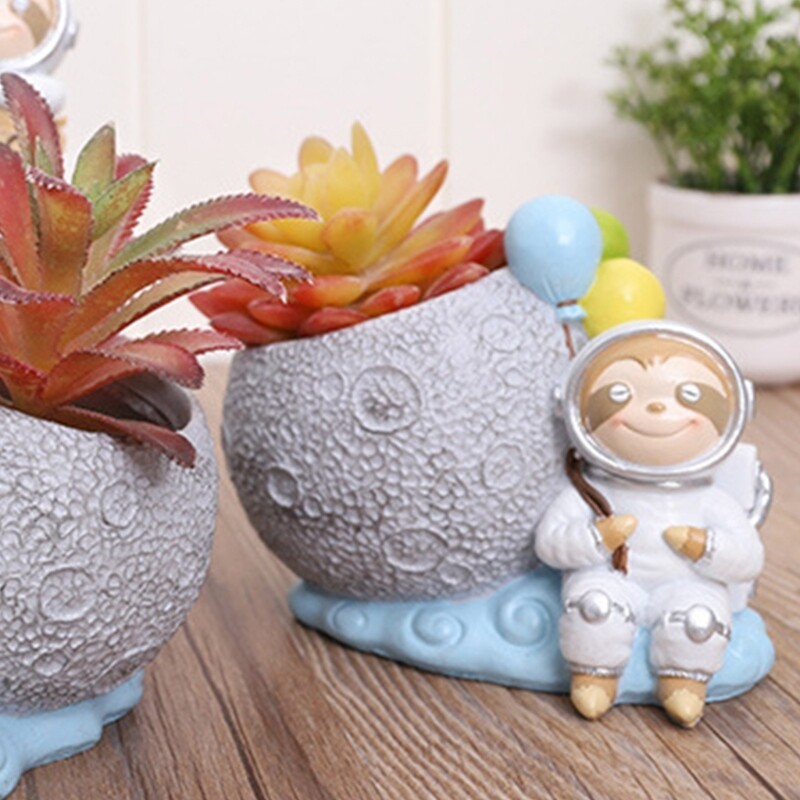 Concrete Mould Plant Pot Mold Sitting Astronaut Shaped for DIY Hand-Making Vase gallery