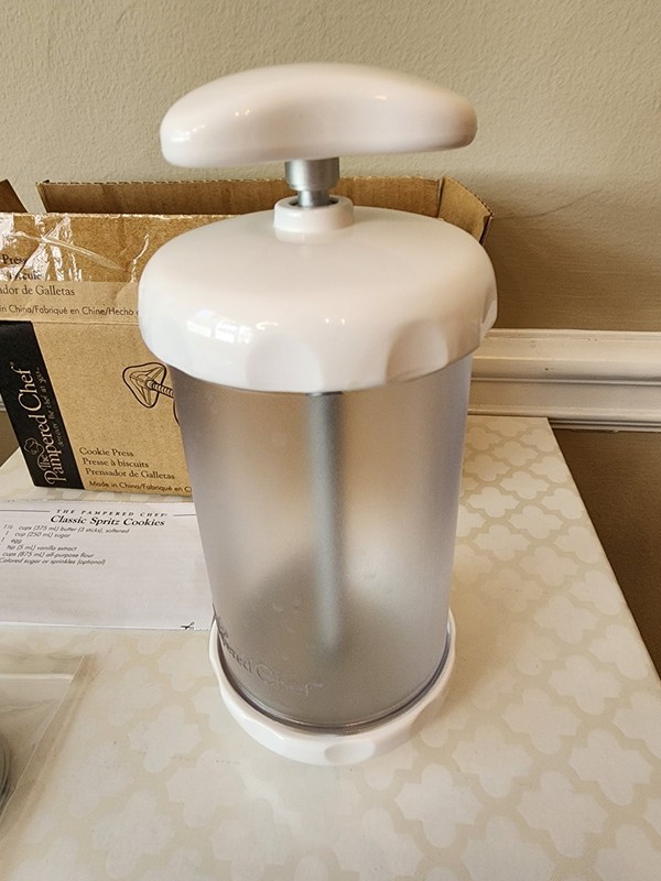 NOB Pampered Chef Cookie Press Model 1526 Baking Tool Christmas Holiday Cookies gallery