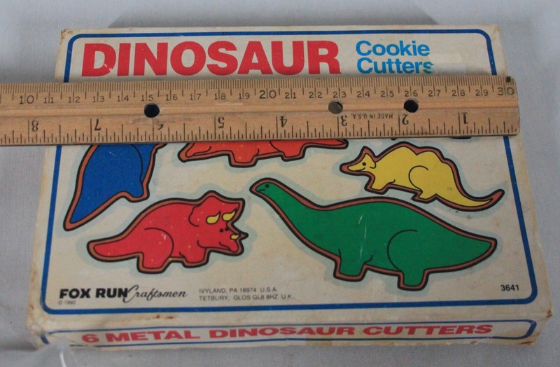 VINTAGE 1985 FOX RUN CRAFTSMAN SET OF 6 METAL DINOSAUR COOKIE CUTTER IN BOX gallery