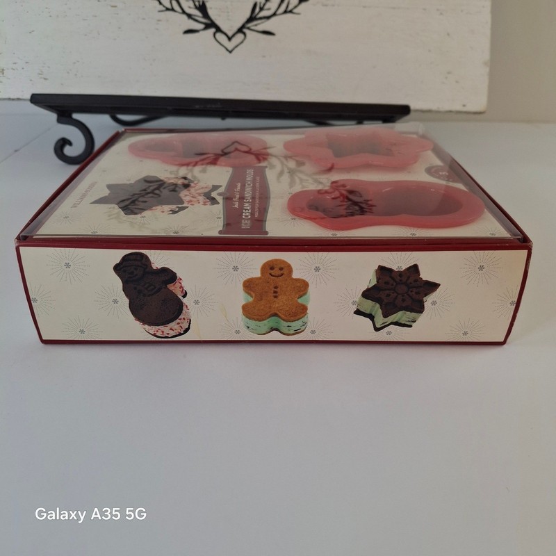 Williams Sonoma Jack Frost & Friends Holiday Ice Cream Sandwich Molds Set of 3 gallery