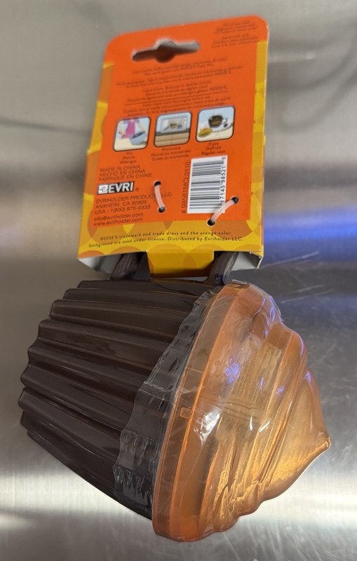 Reese’s Lava Cake Maker Microwave Cupcake Holder gallery