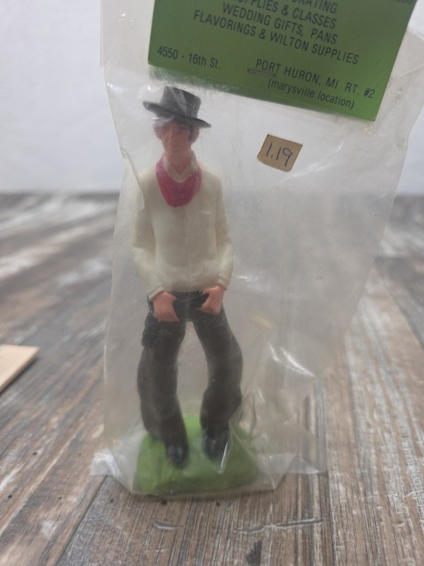 Vintage 1972 Wilton 6" Cowboy Cake Topper Plastic Figure . Red bandana gallery