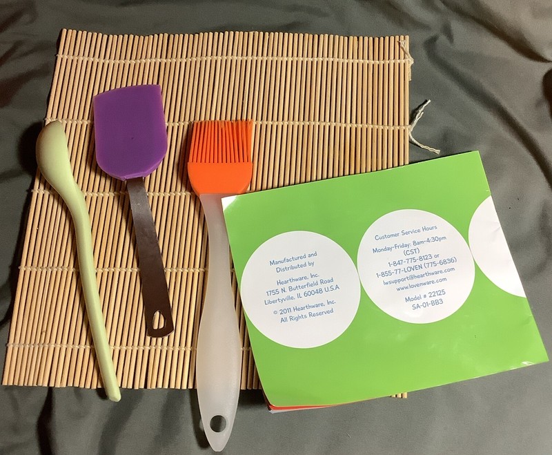 Kids Silicone Baking Set With Little Bakers Baking Book Very Clean! gallery