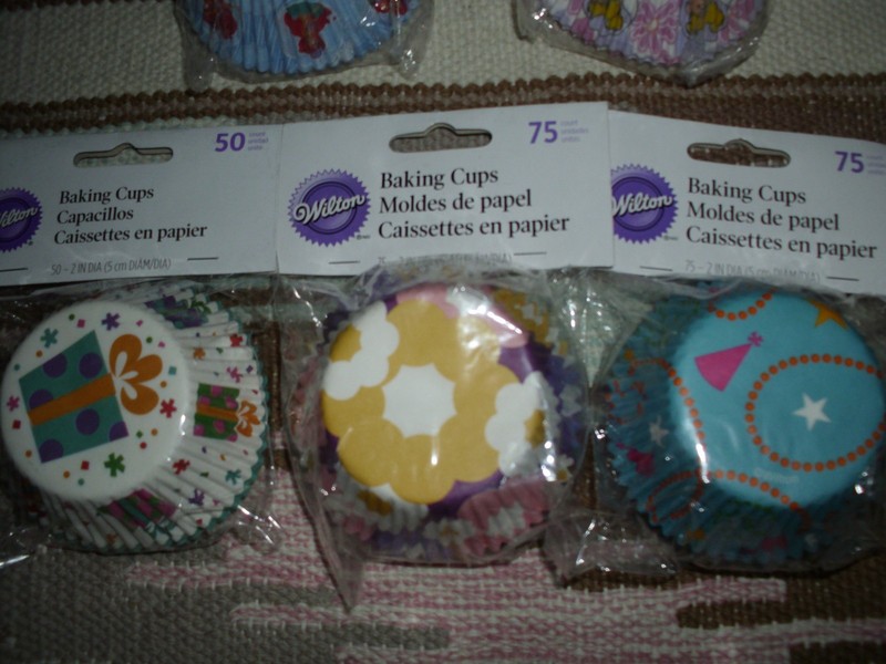 Wilton • 5 Assorted Packages of Baking Cups gallery