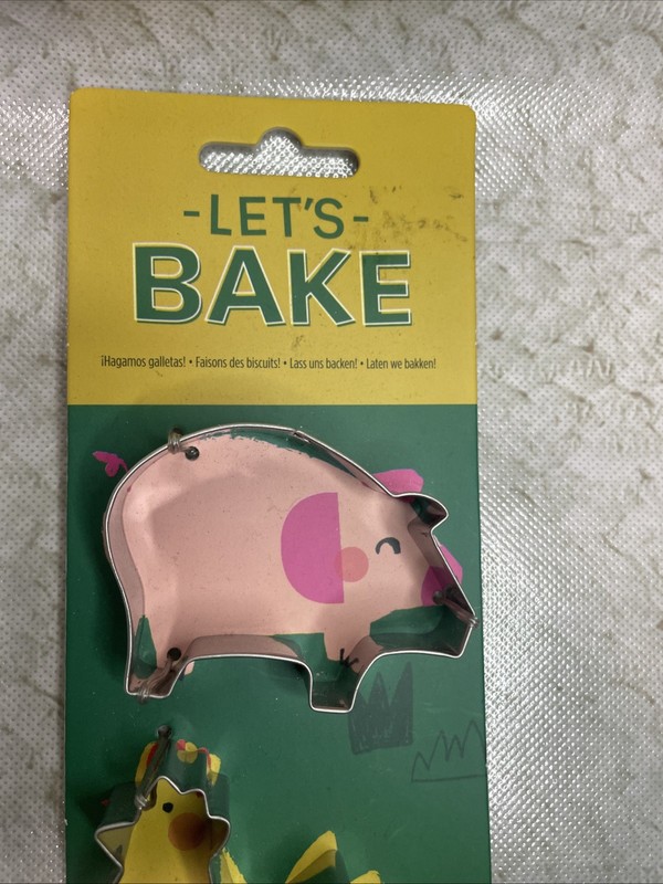 Crocodile Creek Metal Barnyard Cookie Cutters Chicken Pig Cow - 3 Piece Set New gallery