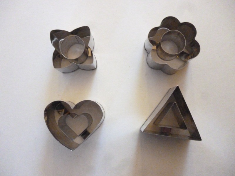 QUICK-EZE STAINLESS STEEL PUFF PASTRY 4 CANAPE CUTTERS gallery